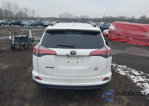 2018 Toyota Rav4 Le z USA, uszkodzony, nr VIN JTMBFREV5JJ733737